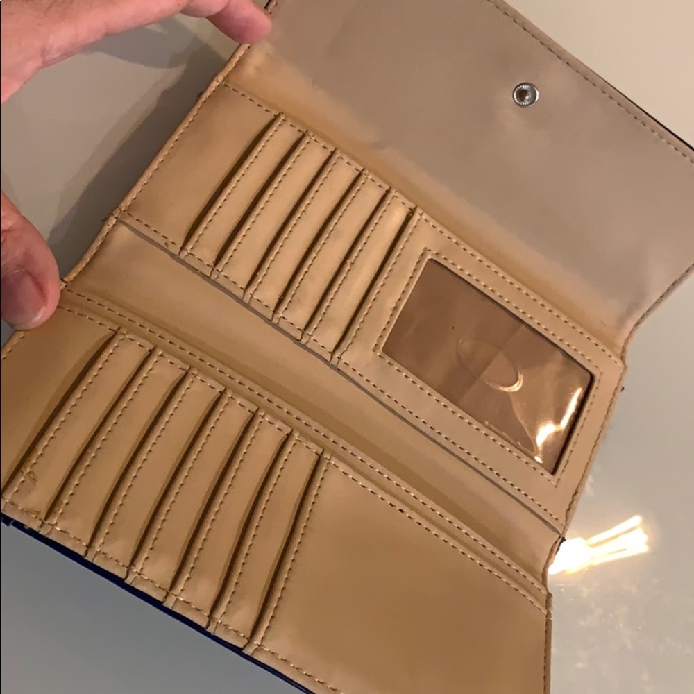 Guess wallet - Picture 3 of 6